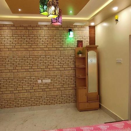 Urban Sky Apartment Shantiniketan Bagian luar foto
