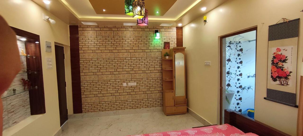 Urban Sky Apartment Shantiniketan Bagian luar foto