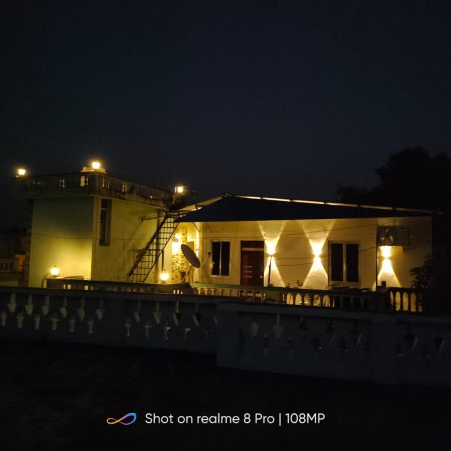 Urban Sky Apartment Shantiniketan Bagian luar foto